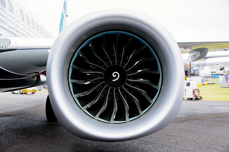 Boeing 777X sẽ dùng động cơ GE9X  đường kính lớn hơn cả thân của Boeing 737