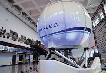 Differences Between Full-Motion and Fixed-Base Flight Simulators - AAG  Philippines