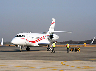 A Dassault Falcon 2000LX on static display